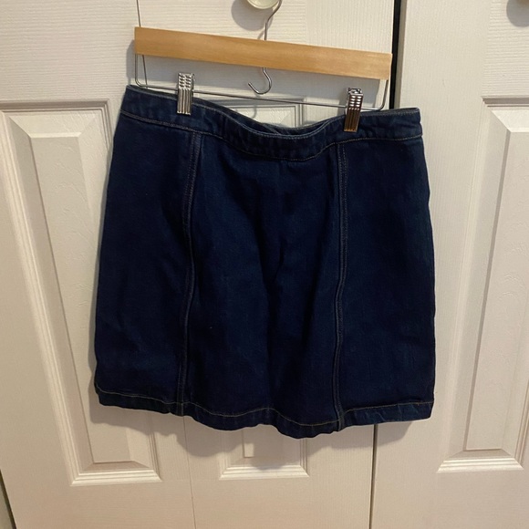 Button-up Denim Skirt - Picture 4 of 5